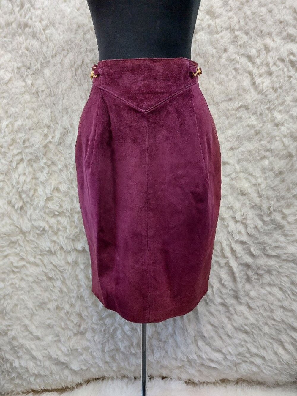 Vintage Danier Purple Suede Leather Skirt with Gold Buckle Detail 10
